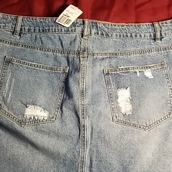 NEW - Forever 21 Skirt Denim Short - Picture 3 of 7